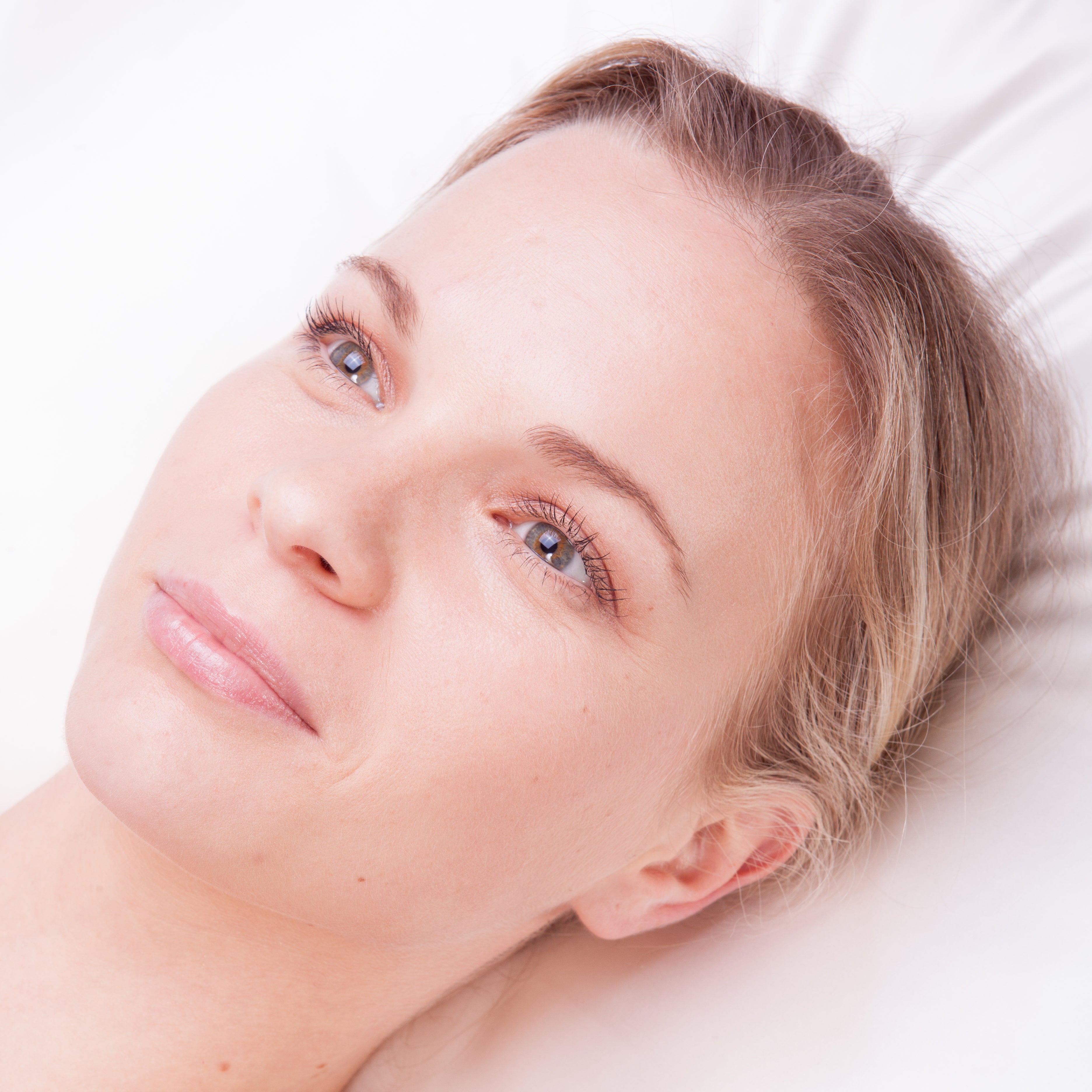 Video - Benefits of silk for anti aging and sleeping with a silk pillowcase