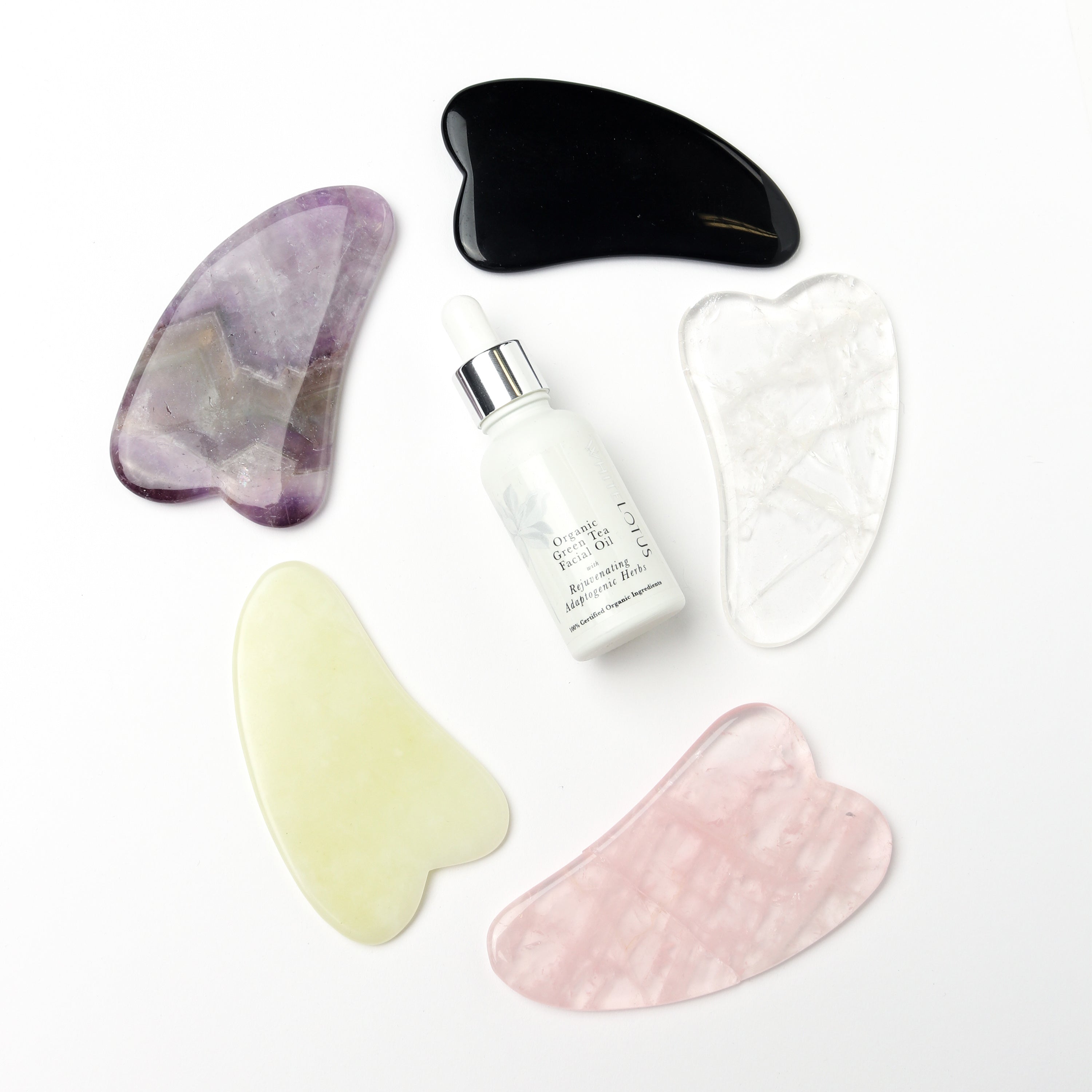 Jade Gua Sha - Natürlicher, chemiefreier Kristall in einer signierten, mit Seide ausgekleideten Box