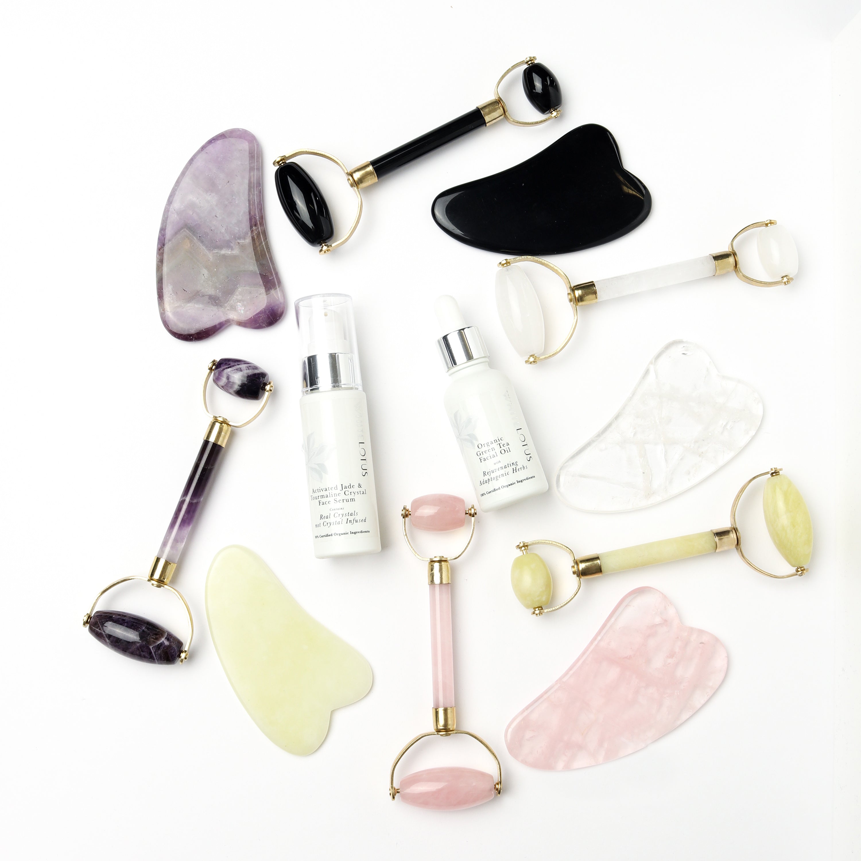 Jade Gua Sha - Natürlicher, chemiefreier Kristall in einer signierten, mit Seide ausgekleideten Box